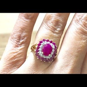 Stunning Ruby & Diamonds gold ring